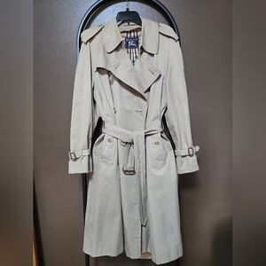 Vintage Burberry Classic Beige Trench Coat With Removable Liner